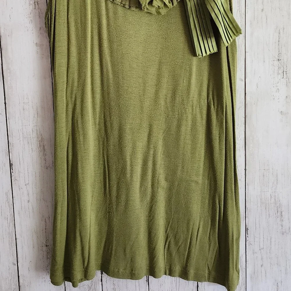 Green Fashion Tank Top - Picture 3 of 5